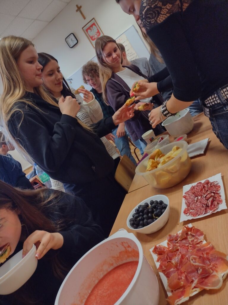 Lekcja kulinarna na języku hiszpańskim.
